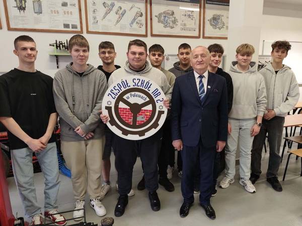 Dziesięciu uczniów naszej szkoły zawalczy w finale XV Ogólnopolskich Mistrzostw Mechaników! 